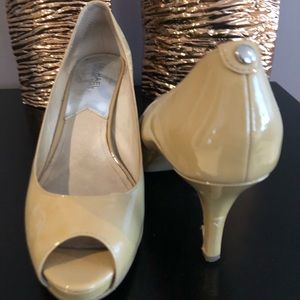 Michael Kors Nude Peep Toe Pumps